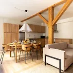 Cozy And Contemporary Ground Floor Retreat